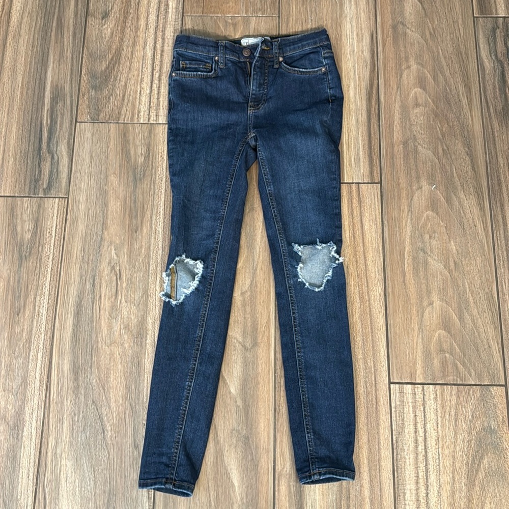 Free people size 24 distressed skinny jeans